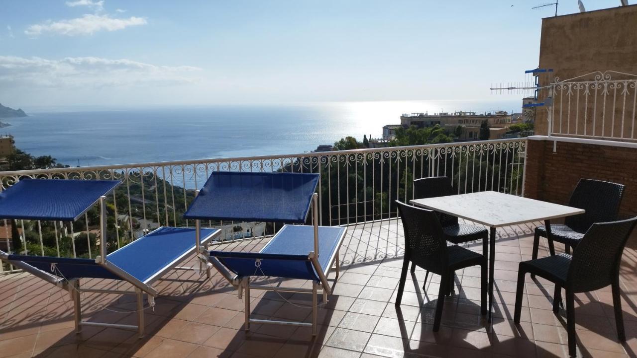 Casa Carmela Panoramic Center Apartment تاورمينا المظهر الخارجي الصورة